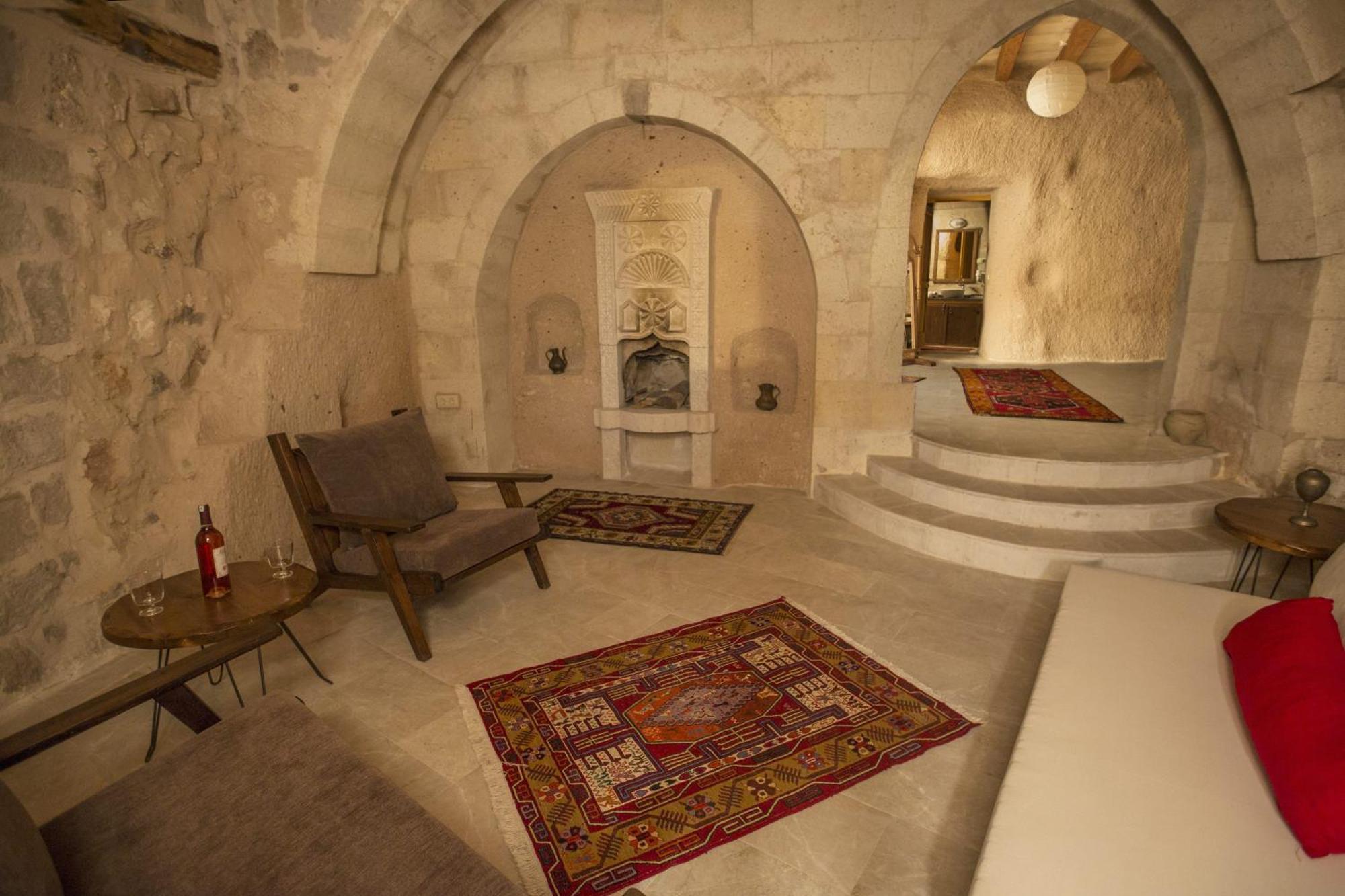 Helike Cave Suites Uchisar Room photo